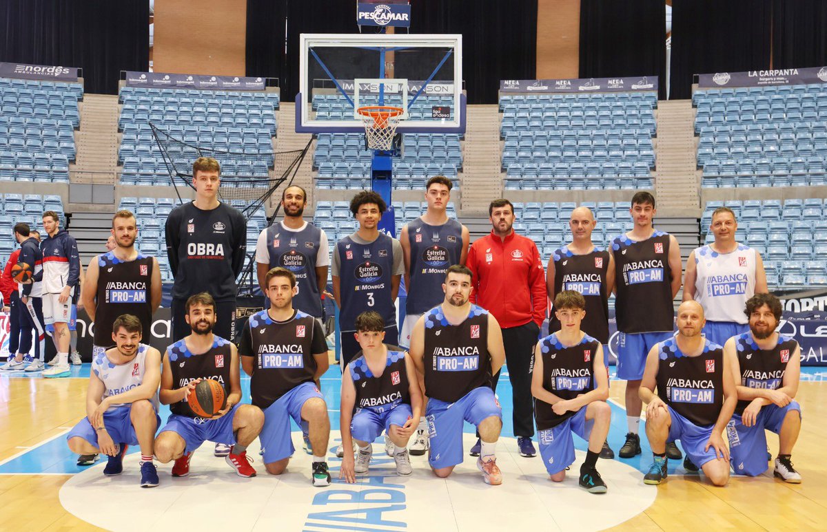 Comezamos co IX Torneo ProAm <a href="/SomosABANCA/">ABANCA</a>! 

⬇️ PRIMEIRO ENFRONTAMENTO ⬇️

Club de Empresas Obradoiro 1 (adestrados por <a href="/monchofdez/">Moncho Fernández</a>) 🆚 Peñas (adestrados por <a href="/rubenvieirag/">Rubén Vieira</a>)

#ProAmABANCA #HaiQueSentilo #SomosObra