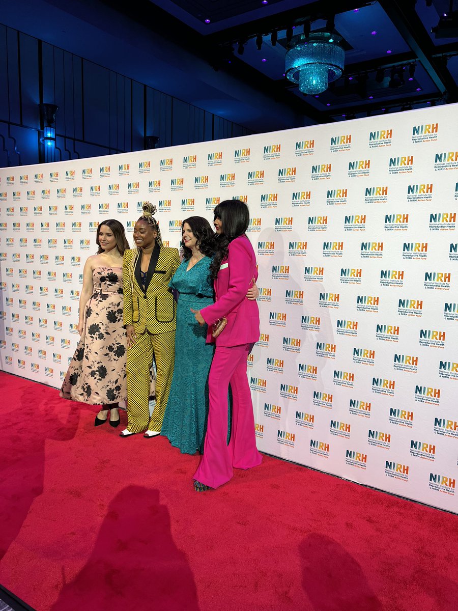 nirhealth's tweet photo. Look how cute our #ChampionsOfChoice 2023 honorees are 😍😍😍
@jameelajamil @SophiaBush @dopequeenpheebs 

(our personal fave is the 3rd pic where they’re flipping off the patriarchy with @AMillerNIRH) 😂🧡✨ https://t.co/daxeVKhFg6
