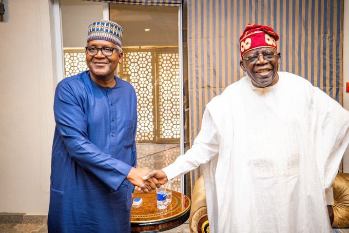 THEEYESOFBAT's tweet photo. The President Elect, Asiwaju Bola Ahmed Tinubu receives Alhaji Aliko Dangote in company of the Hon @femigbaja, @NuhuRibadu, Hon James Falake, Ibrahim Masari, among others when Dangote paid a courtesy visit at his private residence. https://t.co/9WzszdmXEC