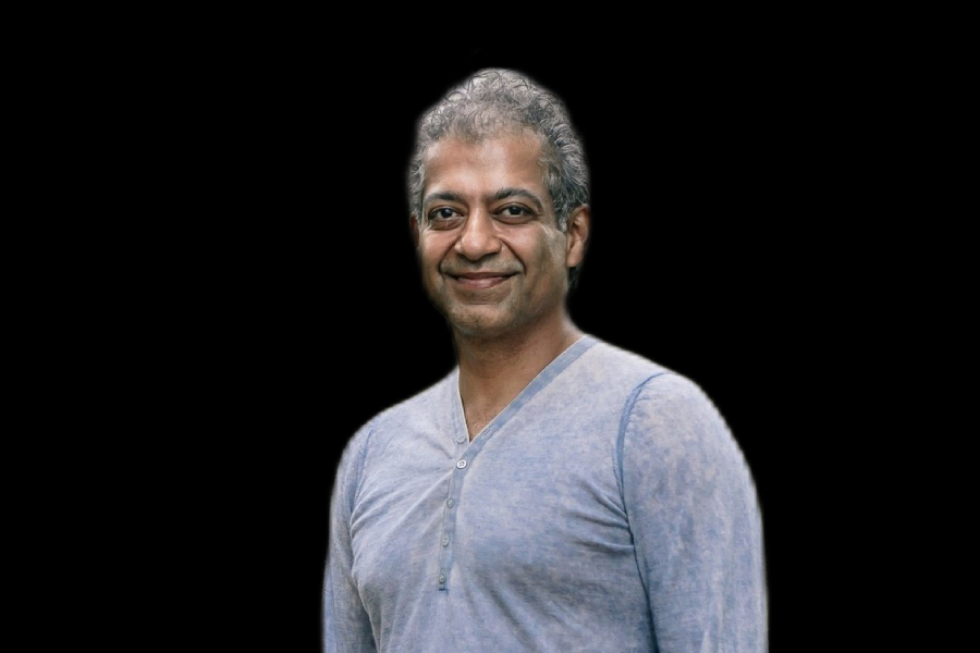 TyronBache's tweet photo. Tim Ferris says he is one of the smartest people he's ever met:

Naval Ravikant.

As an investor and CEO of AngelList, he has made important and difficult decisions for hundreds of companies over the years.

Here are his 3 rules to take your decision-making to the next level: https://t.co/96WeaiRWxM