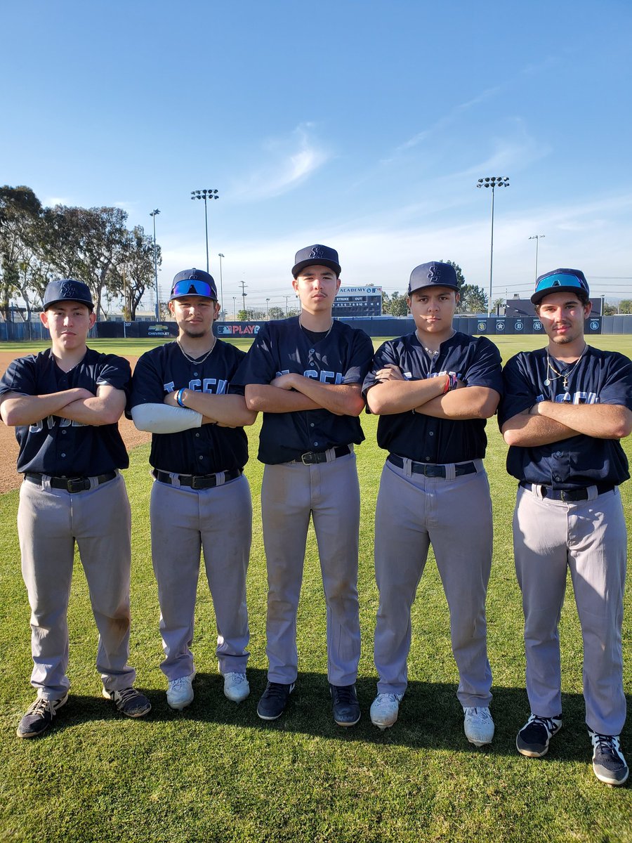 Stgenevievebas1's tweet photo. Left to right, C/P Adrian Garcia, SS/P Khalio Gil, P/1b AJ Topete, P/OF Andrew Gonzalez, P/OF Joseph Rosenberg. 2023 Santa Fe League Champions https://t.co/mYKN4Q66qP