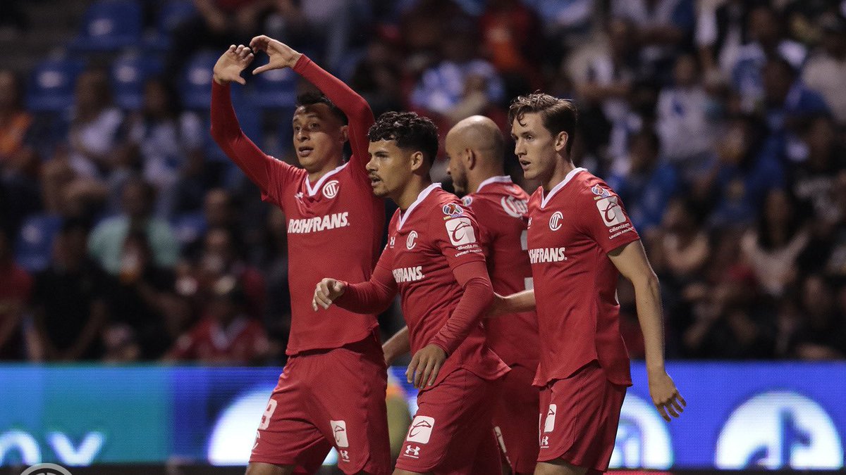 😈¡TE REGALAMOS BOLETOS para el #Toluca vs #Necaxa! 😈 1⃣ Sigue a @calientesports y a mí 2⃣ Dale 🔁 y ❤️ 3️⃣ Comenta quién es tu jugador favorito y por qué usando el hashtag #MásAcciónMásDiversión 🔥 ¡Se regalarán DOS PASES DOBLES!