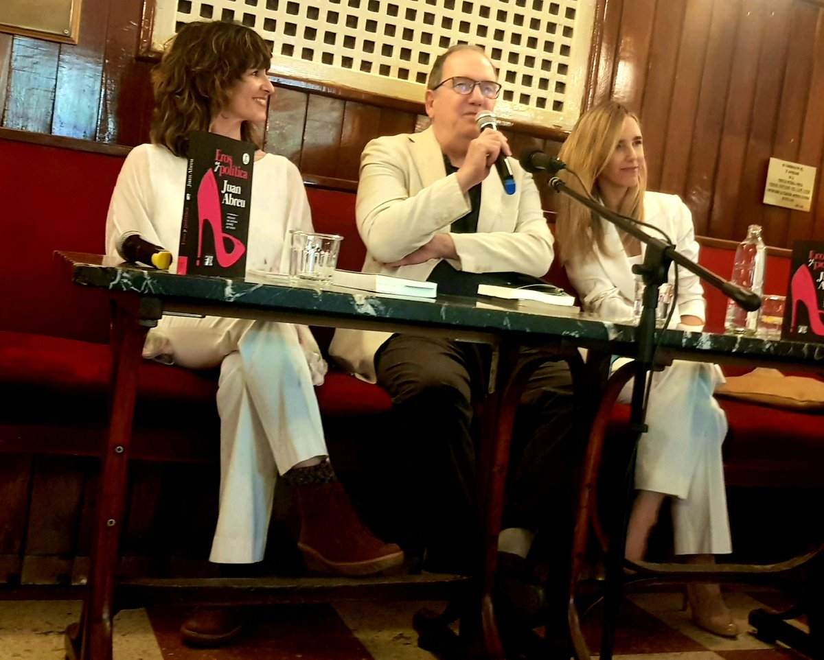 pepelynx's tweet photo. Con Juan @abr65718638 Abreu y @cayetanaAT en la presentación madrileña de 'Eros y Política', de @edalegoria Un libro salvaje e irrespetuoso, un canto al sexo, la libertad y el deseo,, con 140 ilustraciones de @Marta_sug. 
Deberían leerlo antes de que lo cancelen. https://t.co/xcNodns7wR