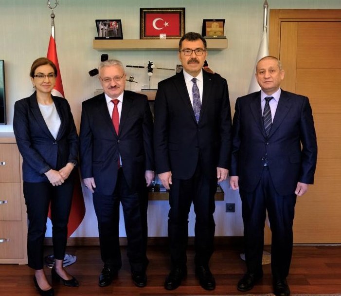UlisamOfficial's tweet photo. TUBİTAK Başkanı Sayın Prof. Dr. Hasan Mandal Hocamızı ziyaret ettik. Kıymetli bilgiler verdiler. Teşekkür ediyoruz. https://t.co/EfPHb1XCHw