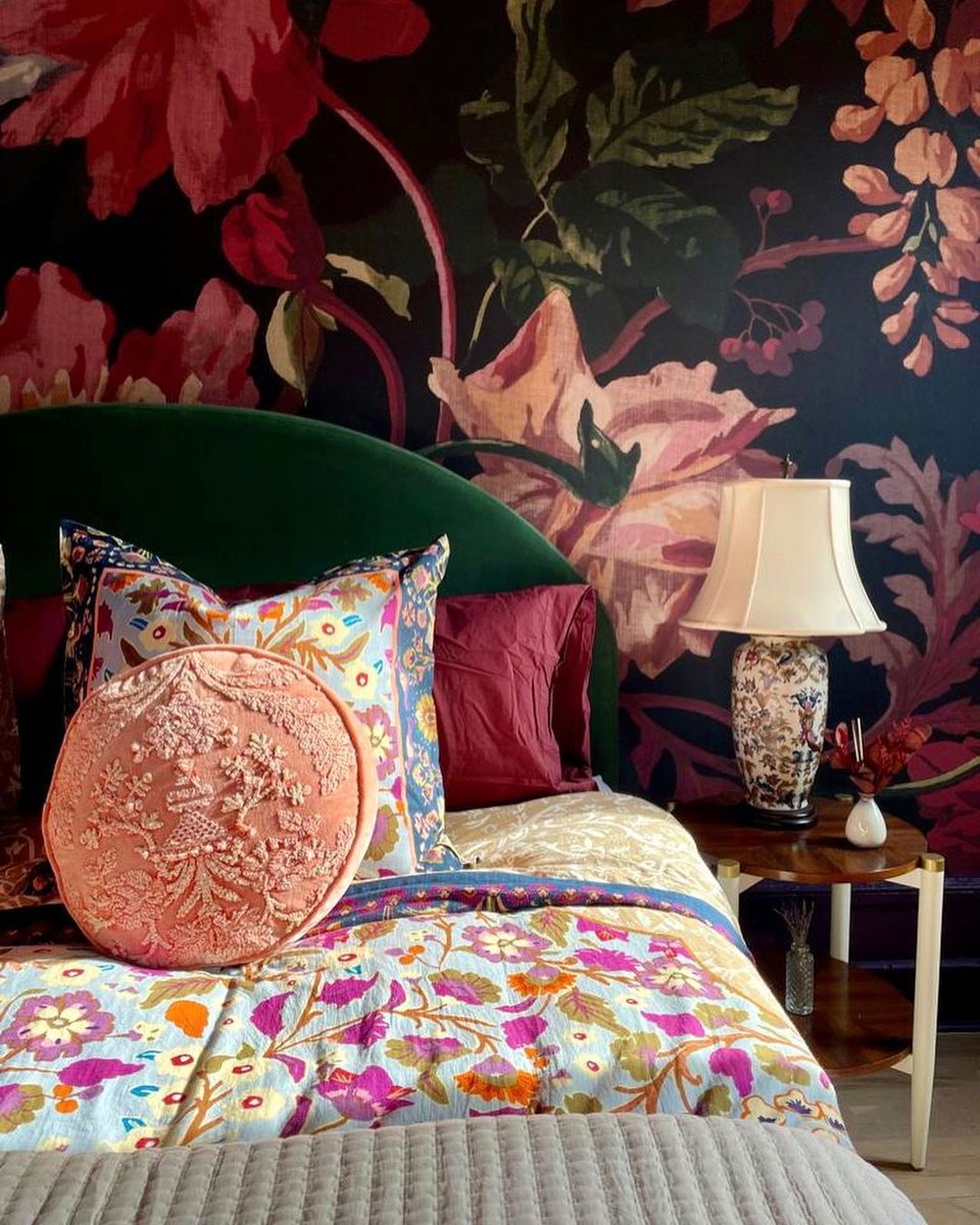 GrahamandBrown's tweet image. Give them something to talk about in the bedroom with our  our bespoke wall mural. ❤️

Florenzia Terrazzo enriches the home with opulence. Set against a midnight sky, florals blossom pops of pink. Meanwhile, emerald green leaves sprout and amber branches twist and intertwine.  🥀