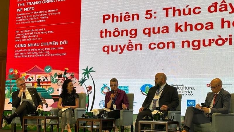 UNIDO's tweet photo. UNIDO's Gunther Beger at “Clustering Agro-Industry towards Sustainable Food Systems Transformation in #Vietnam" panel during 4th Global Conference of @10YFP network 's @SFoodSystems said a world without hunger is only possible if there is political will &amp; investment. https://t.co/GTDwUFq8Zd