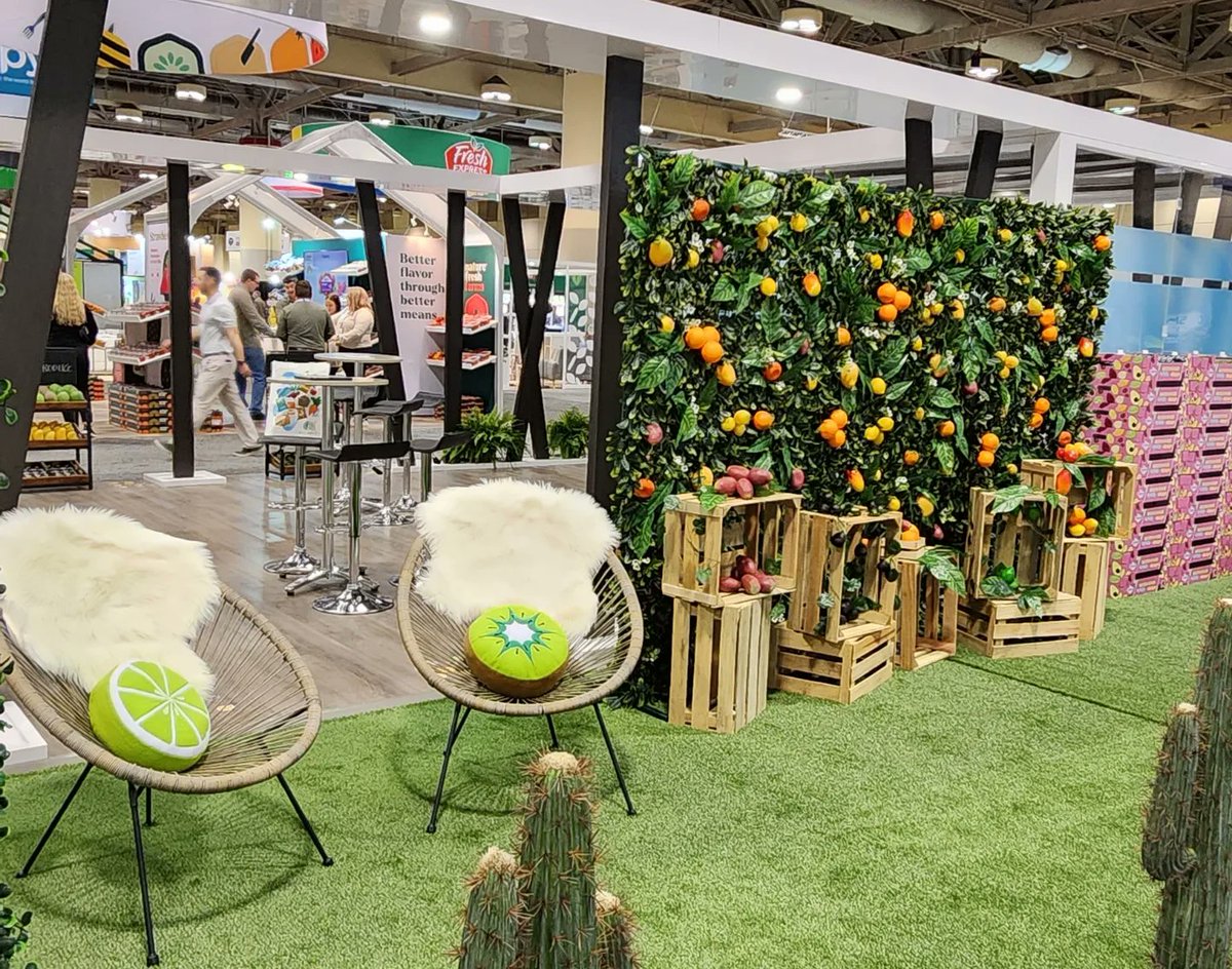 Cataniaww's tweet photo. Trade show floor is now open! Don't forget to stop by our booth #1420 and meet our amazing team! ❤️ #CPMA2023 

#CPMA #CataniaWorldwide #AlwaysinSeason #fruitproduce #tradeshow #producetradeshow #produceexpo #produceshow #produceindustry #import #export #grower #shipper #packer https://t.co/N4hbSm5jc7