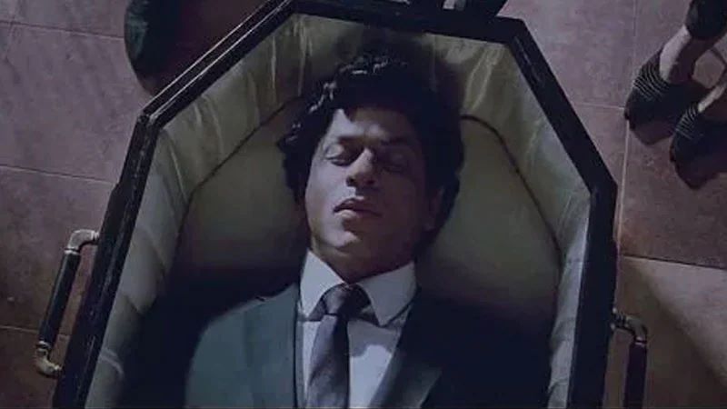club_offside's tweet photo. [1] KKR on other days
[2] KKR against RCB
#RCBvsKKR https://t.co/1zD0ZObUdG
