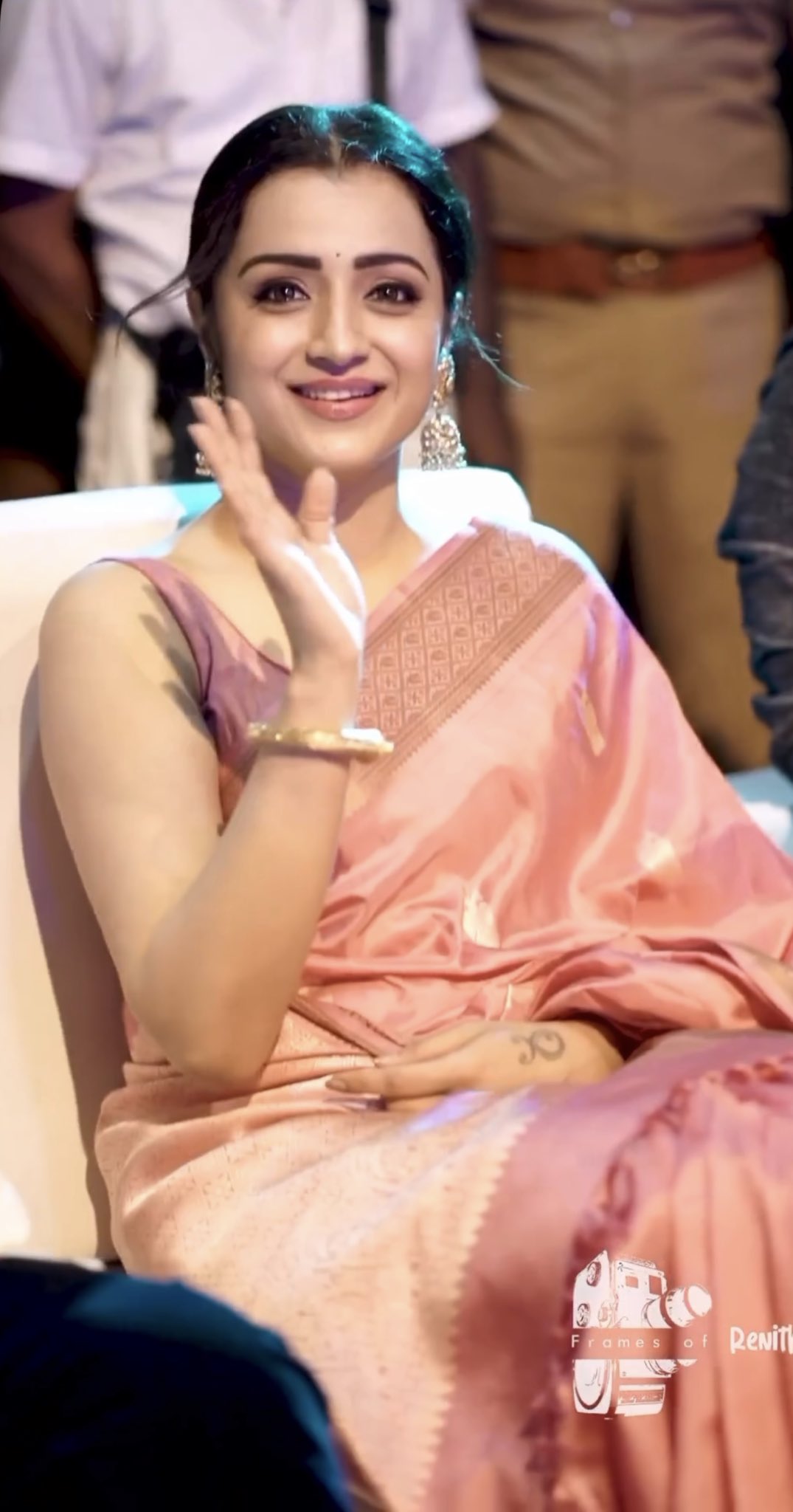 FuqMLoNX0AA9yR8?format=jpg&name=large