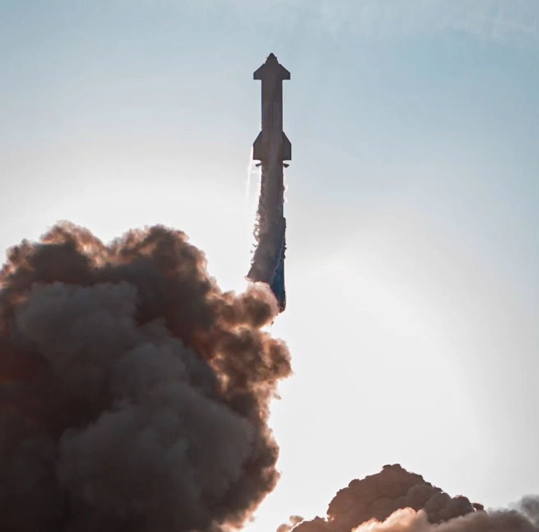 evolvedSapien's tweet photo. @elonmusk why did the grid fins of #starship keep out on ascent? https://t.co/LtpkjyTeuh
