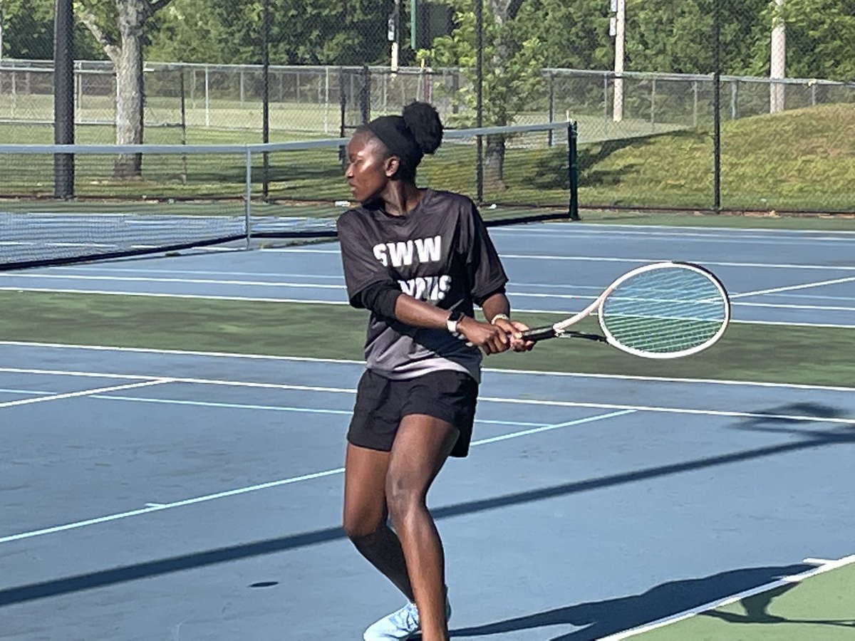 DciaaSports's tweet photo. #AroundTheDCIAA
Action photos from the SWW vs Banneker tennis match up this week
#wearedciaa #dcps #dc #track #dctrack https://t.co/zHc3rNDLrc