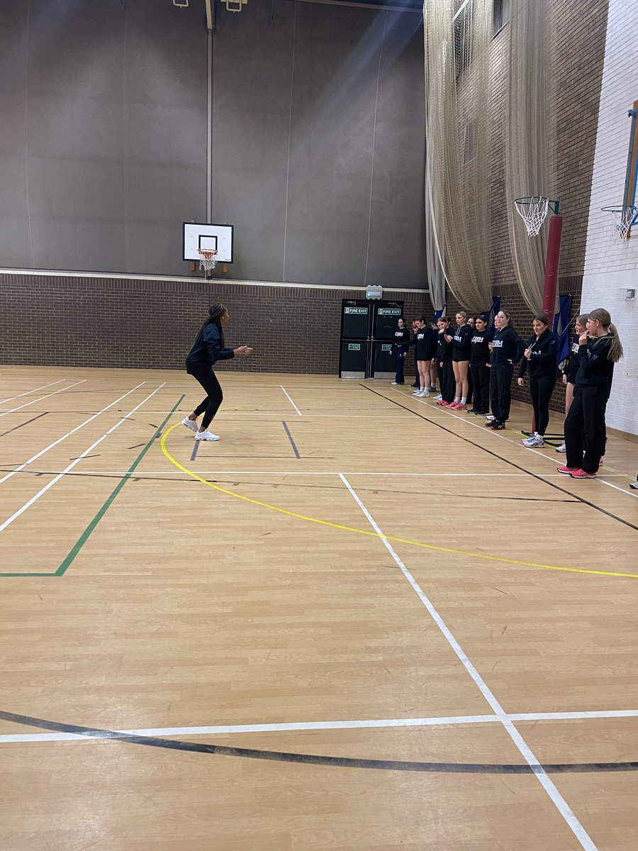 We are so excited to be with the players and coaches at @northants_storm this evening with the amazing @PamelaCookey! Pamela is sharing some top tips with the players tonight and taking part in a Q&A later on this evening after the match play. #RoleModel #TeamMintridge #Netball