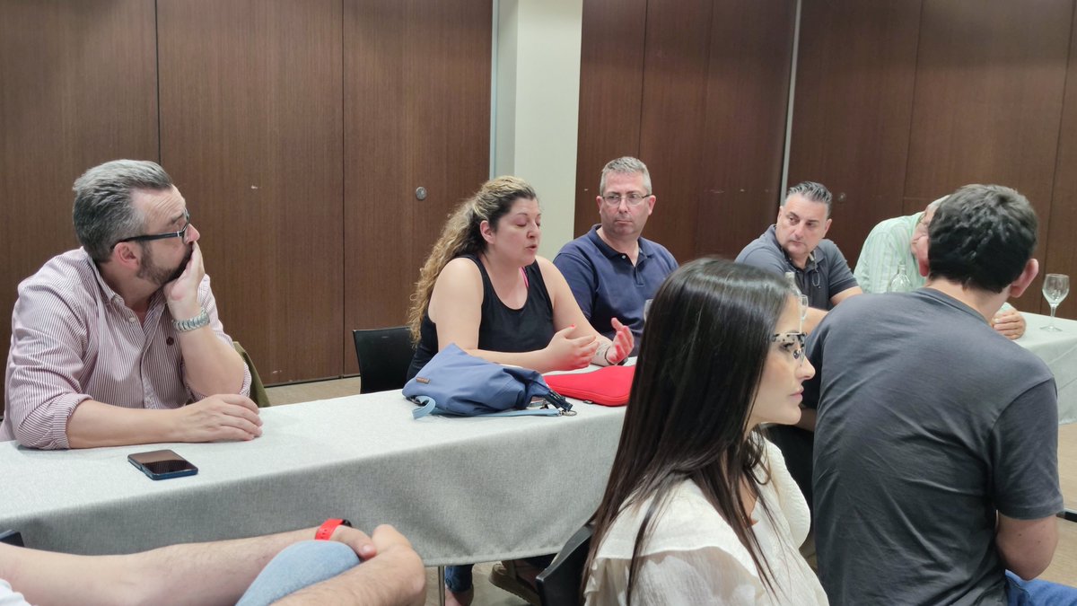 CCOO_FER's tweet photo. 🚇🚃La  Jornada de Metro de @CCOO_FER  se enriquece con las intervenciones de lxs compañerxs de las diferentes empresas exponiendo las dificultades, los logros y objetivos de la acción sindical en formación, igualdad, creación de empleo y acceso a las empresas, ... https://t.co/A9qlBUVSsp