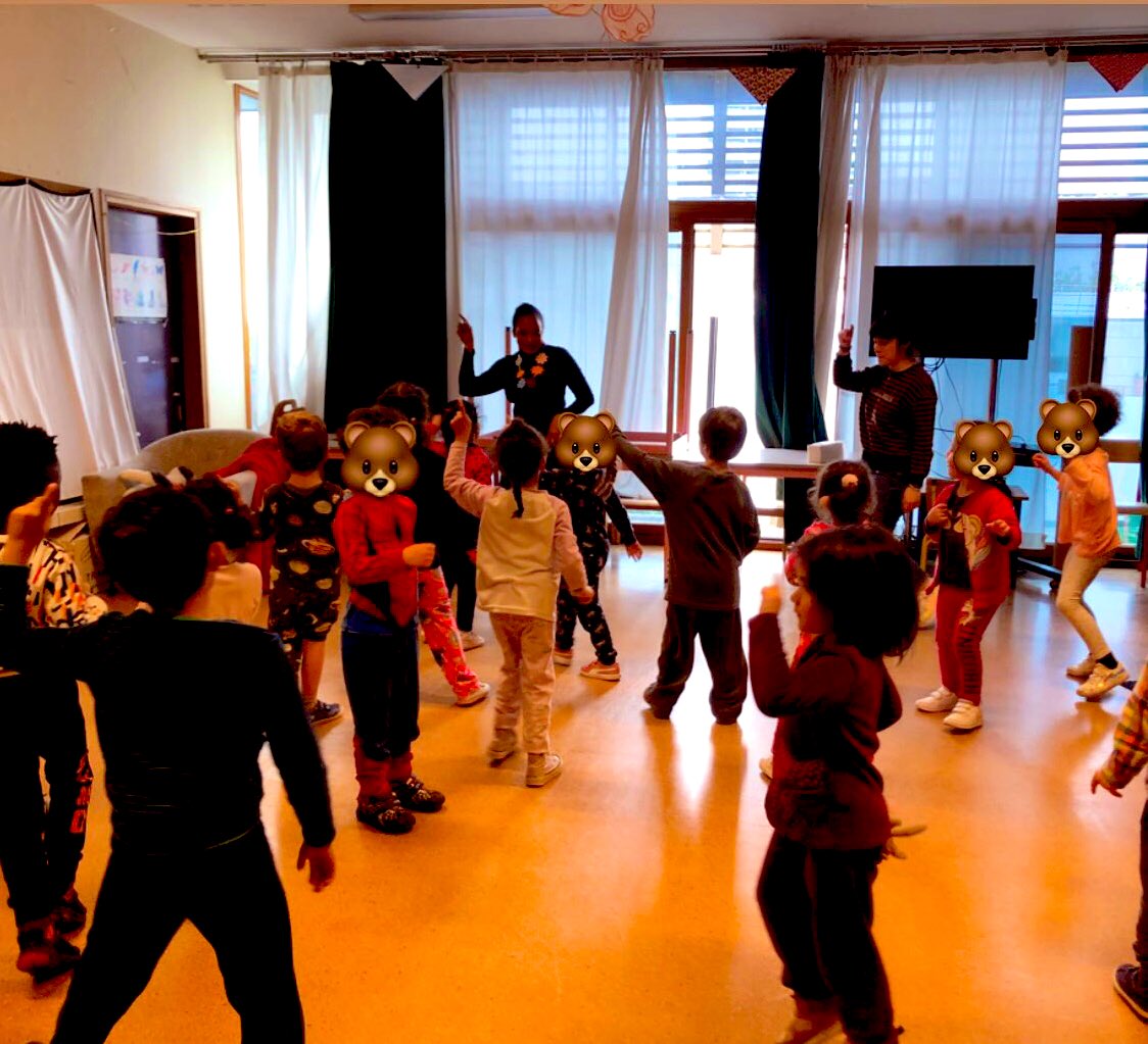 YMerzi's tweet photo. Le mercredi, c’est permis ! Journée pyjama et ateliers danse au centre de loisirs #Thill #19e 🐻🐻❄️ https://t.co/7s0PFxB5bq