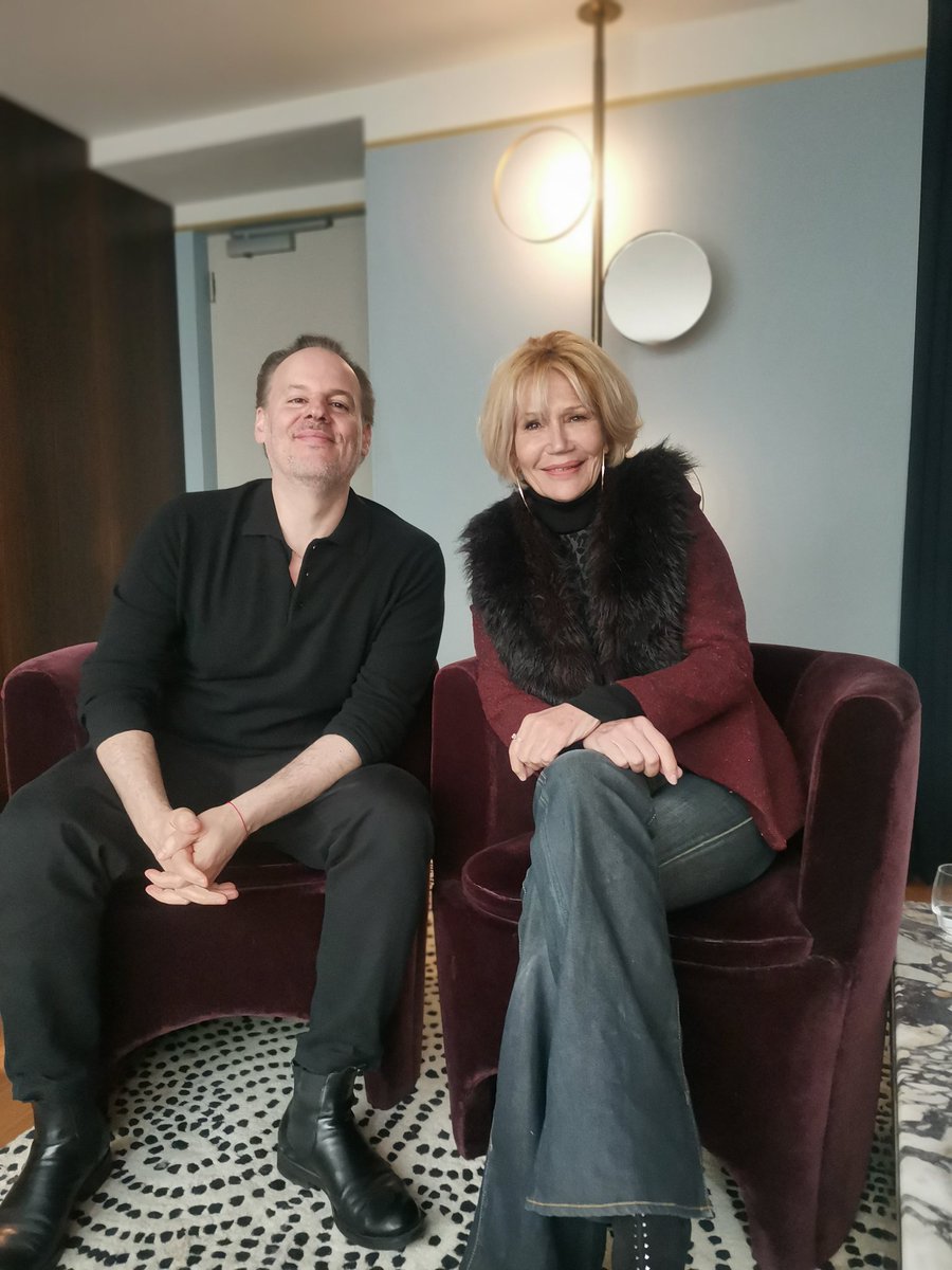MitraEtemad's tweet photo. Immense bonheur ❤️❤️
La merveilleuse et très sympathique Clémentine Celarié et le brillant Frédéric Hazan en Interview a l'occasion du lancement de la série "Besoin D'amour" de et avec Frédéric Hazan, le 11 mai sur #OCSTV
Merci @OCSTV
#BesoinDamour @OCSTV_pro https://t.co/gRvhohQxVj