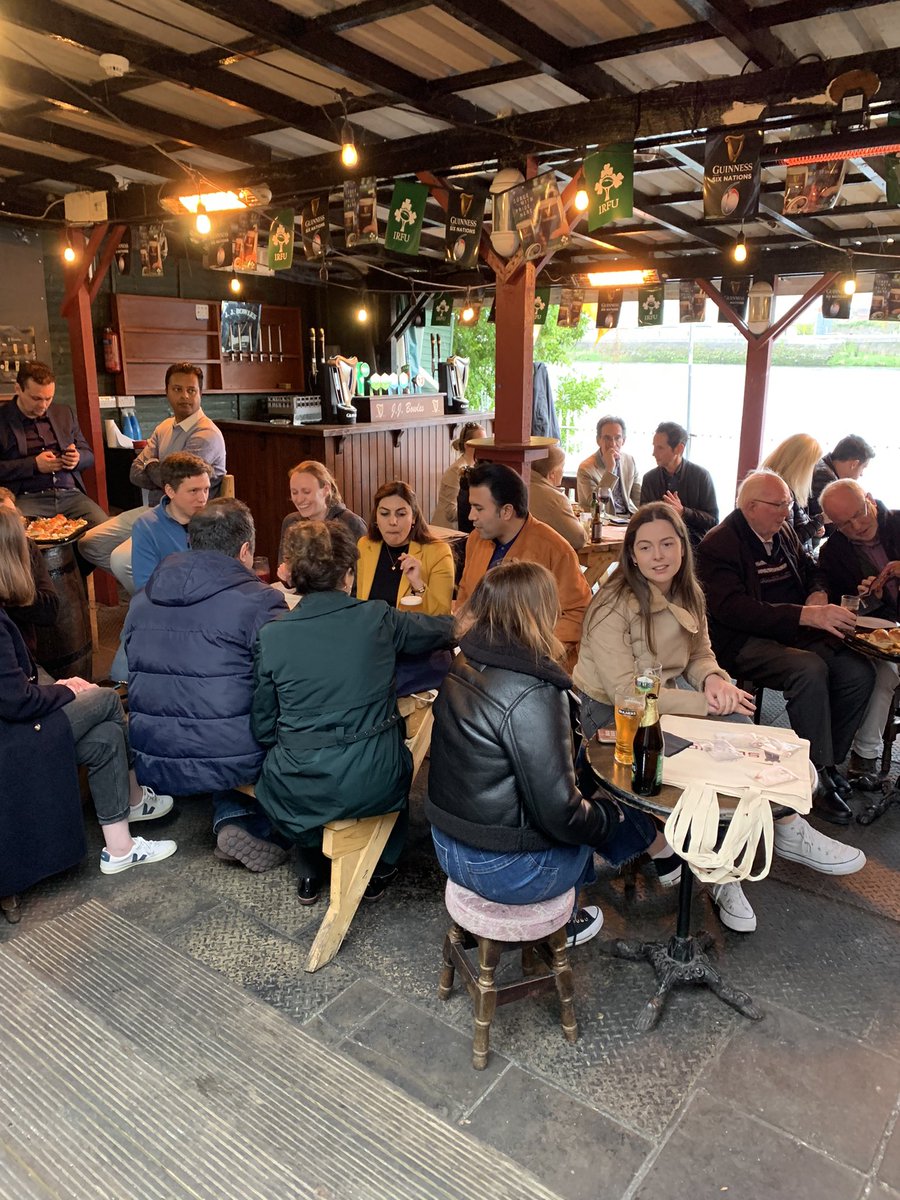 LeroCentre's tweet photo. Kicking off Science by the Shannon 2023 @jjbowlespub here in #limerick. Looking forward to listening to some incredible speakers @SSPCentre @Confirm_Centre #BelieveinScience https://t.co/m59hWfwjTp