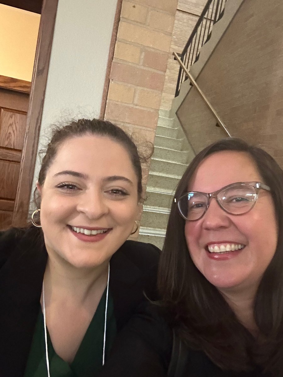 RocioNorman3's tweet photo. Always fun to run into @Afaf_Saliba IRL too! Awesome work she is doing at the #Sharmalab @IIMSCTSA @UTHSAResearch @UTHealthSA. https://t.co/zDqcm79dgP