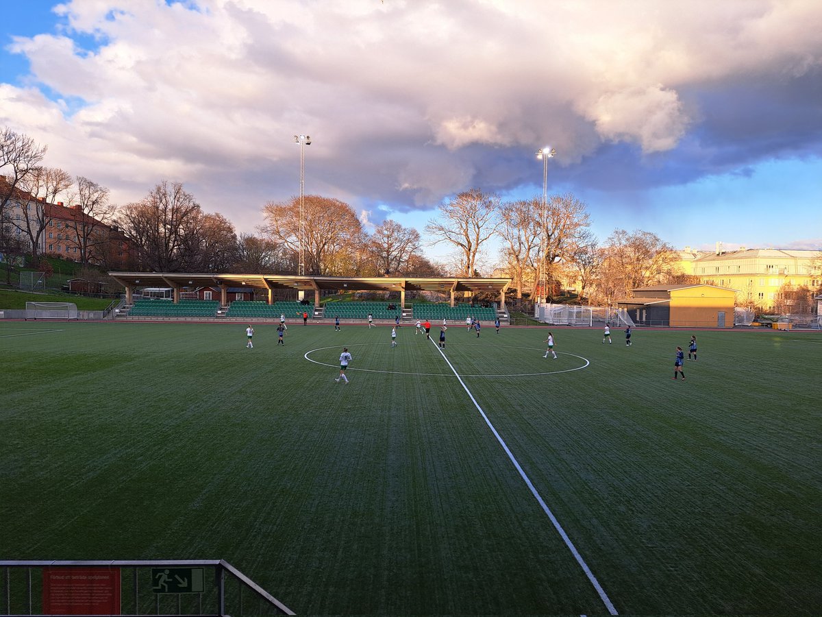 flickakademi's tweet photo. Ledning 2-0 i paus i F19 Allsvenskan mot Djurgårdens IF https://t.co/yreDMc3MY6