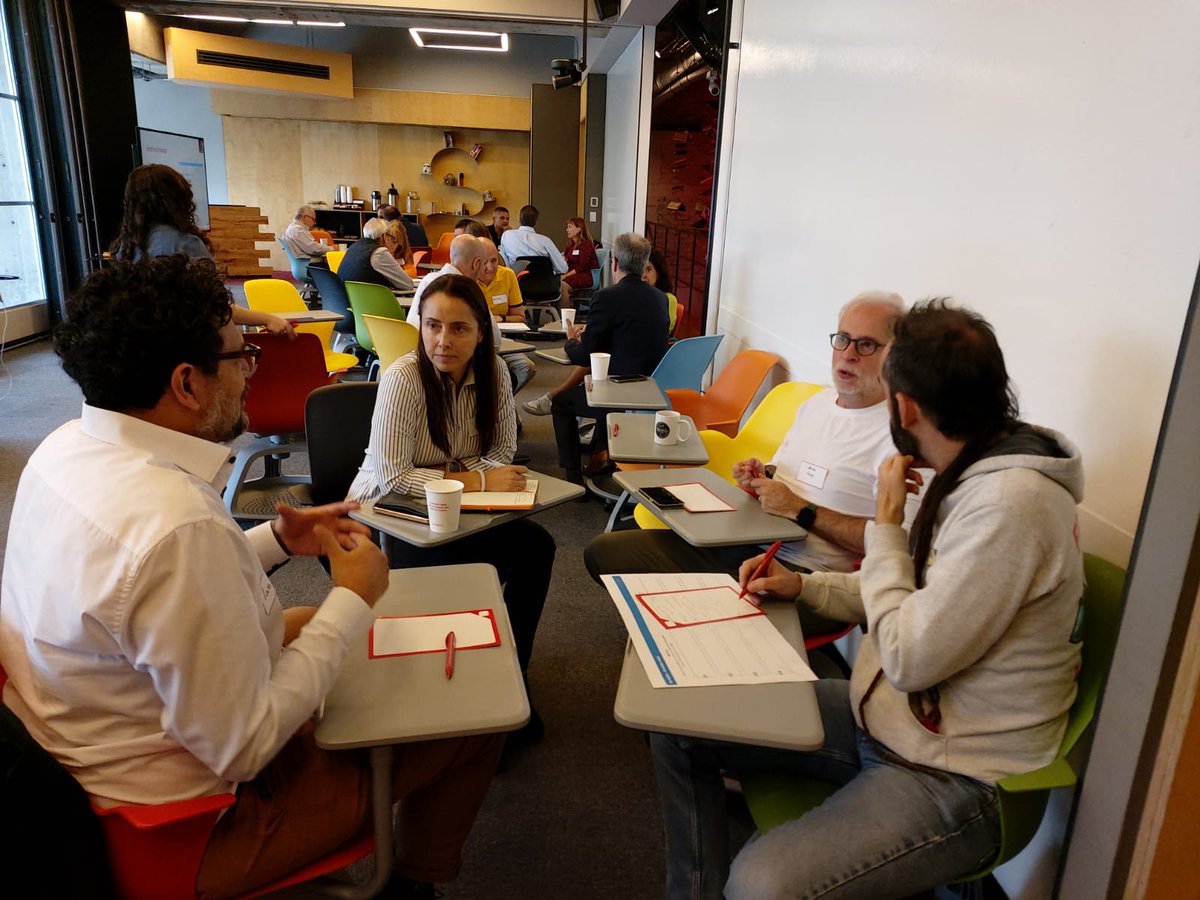 AmaiMexico's tweet photo. El reto:  
Explorar y definir de manera colaborativa nuevas avenidas de crecimiento y evolución para la visión y el propósito de la AMAI hacia 2030 🔭 

#AMAIvisión2030 https://t.co/VegpwBhFRV
