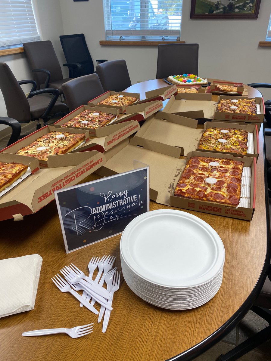 FertilizerDeal's tweet photo. Happy Administrative Professionals' Day to our administrative team! We appreciate all of the hard work you do for us every day!  #fds #AdministrativeProfessionalsDay #jetspizza https://t.co/ulWnfgKRMw