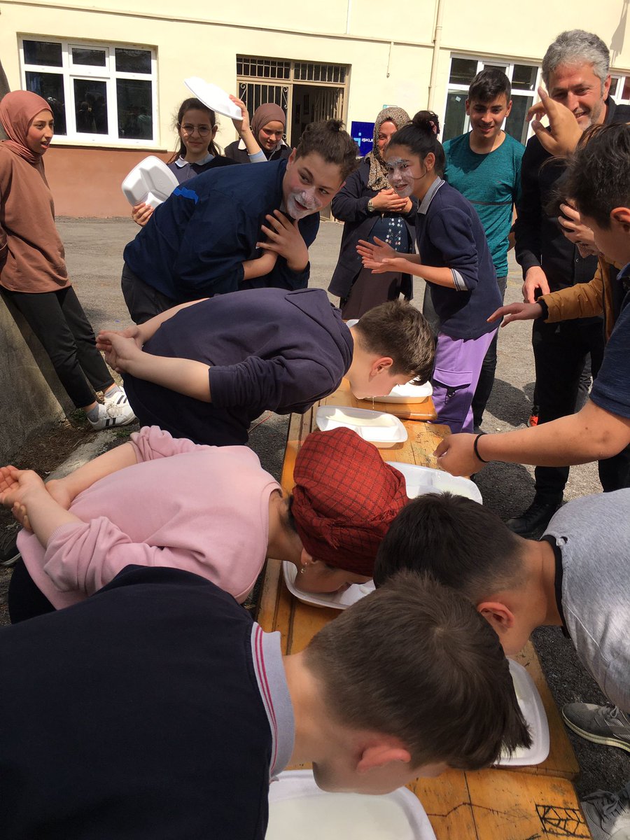 HaciahmetogluOF's tweet photo. 23 Nisan Ulusal Egemenlik ve Çocuk Bayramı kapsamından okulumuzda düzenlenen etkinlik ve oyunlarda öğrencilerimiz doyasıya eğlendiler. M.Akif KILIÇ hocamıza emeklerinden dolayı teşekkür ederiz.
@yigitydemirer @EvrenGrms @ofmem1 https://t.co/N5cHWotJ4x
