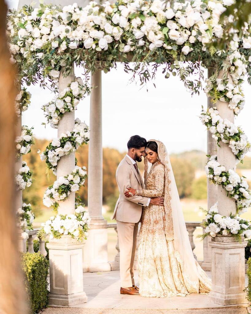 Nazmin &amp; Asad at Froyle Park

Media - <a href="/weddingmontage/">Евгений Репченко</a>
Venue - @froyleparkcountryestate
Outfit - <a href="/tehxeeblondon/">Tehxeeb London</a>
Make Up - @shazia_afsar_mua
Hair - <a href="/hair_by_haj/">Haj</a>
Henna - @emaarts_
Decor - <a href="/royalaffairsuk/">Royal Affairs UK - Design & Decor</a>
Catering - @blackstonecaterers
Event Planner - <a href="/theev/">Dan Austin</a>… instagr.am/p/Crgjo-IIHvQ/