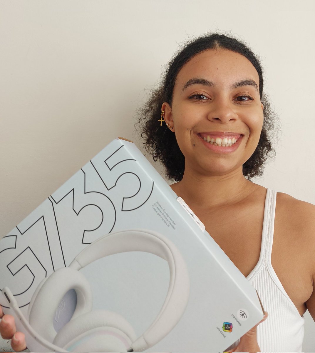 Streamcast_'s tweet photo. Thank you so much for the gifts, @Logitech!
The Logitech Masterclass was brilliant & we feel great that we can level up our content again with your amazing support!
#LogitechMasterclass #Gifted #StreamCam #BlueYeti #G735 #LitraBeam #Logitech https://t.co/DhKkp1aH6n