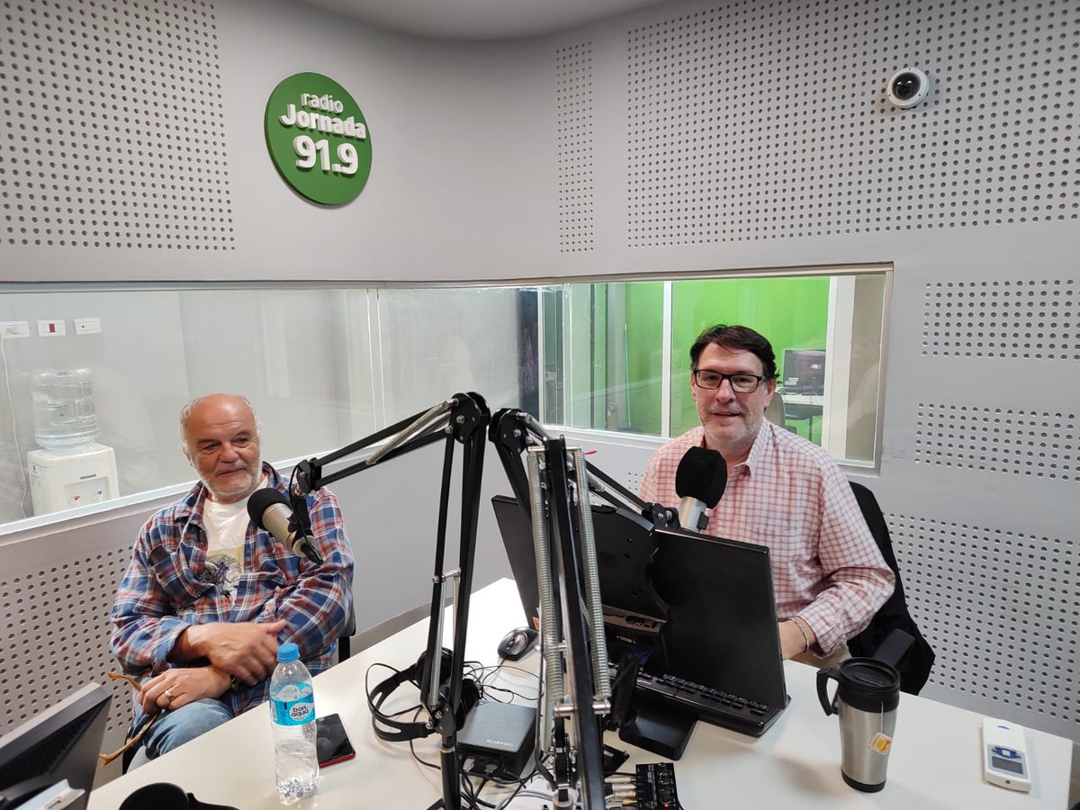 LuisAbrego's tweet photo. El genial actor @LeyradoJuan está en Mendoza para presentar la obra #ExtraVirgen en asocio con la @FamiliaZuccardi Sobre su pasión por el aceite de oliva, el tesón del teatro y la vida misma dialogamos en #LadoA por @RadioJornada Aquí la nota completa 👇 
https://t.co/VaJR2Ooei0 https://t.co/v2pIQzH05T