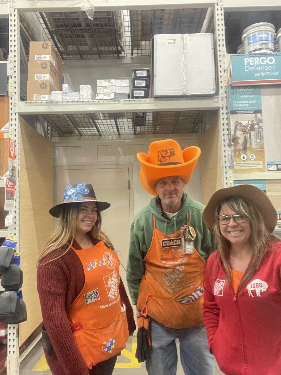 Crazy Hat day <a href="/1286/">Летучий Стив</a>! #SpringFling @PatMorgan1286 <a href="/jarrod_1286/">Jarrod</a> <a href="/THDEmilyB/">Emily</a> <a href="/Nieeeece/">Denise Smith</a>