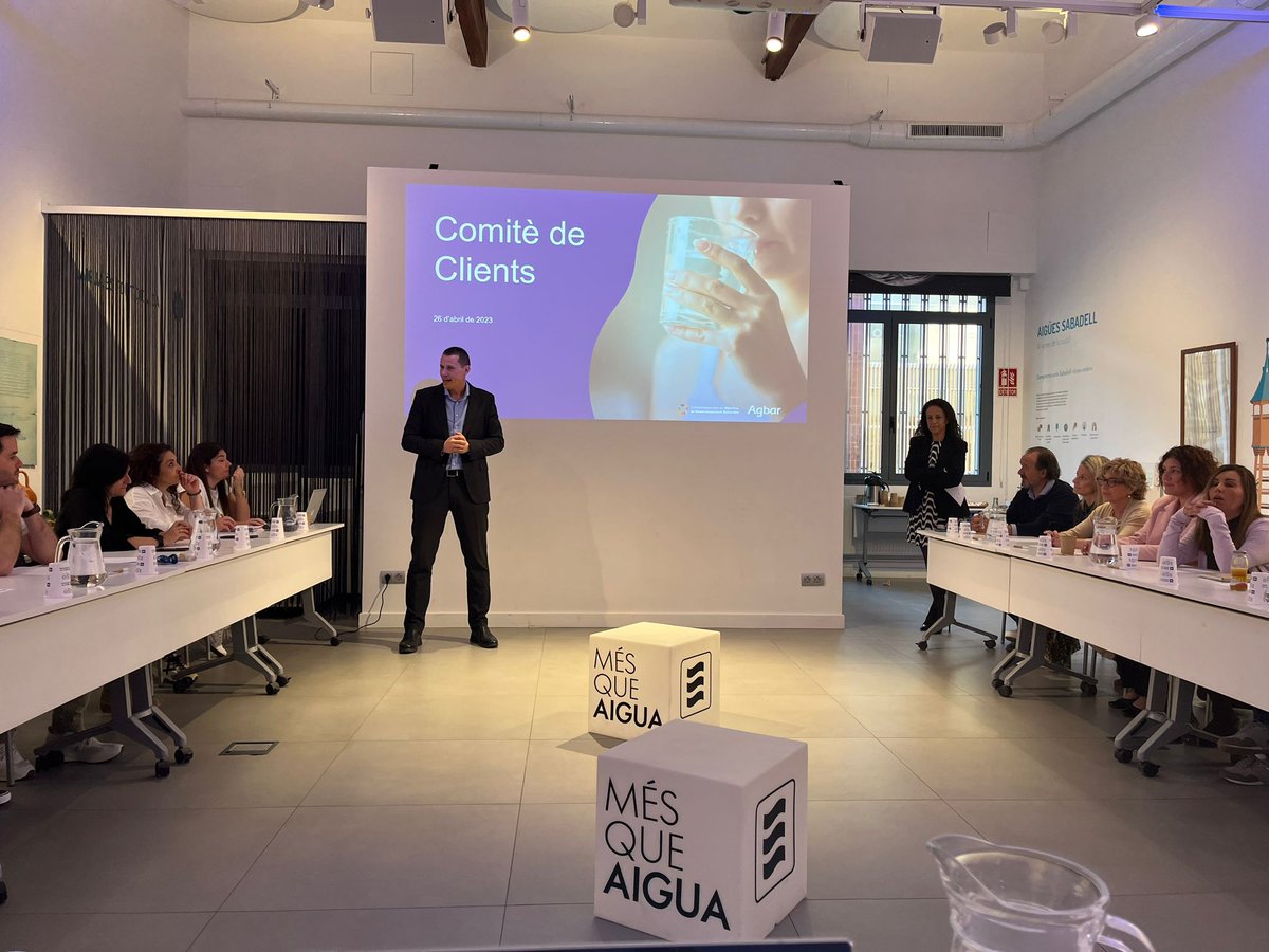 mmonzollopis's tweet photo. Avui Comitè d Clients d'Agbar Catalunya-Balears on hem pogut compartir amb tot l'equip els resultats de totes les iniciatives i projectes que s'estan desenvolupant per a garantir que posem al client al centre i que millorem la seva experiència.#Alcostatdelespersones #AgbarContigo https://t.co/kQSsvgRj3c