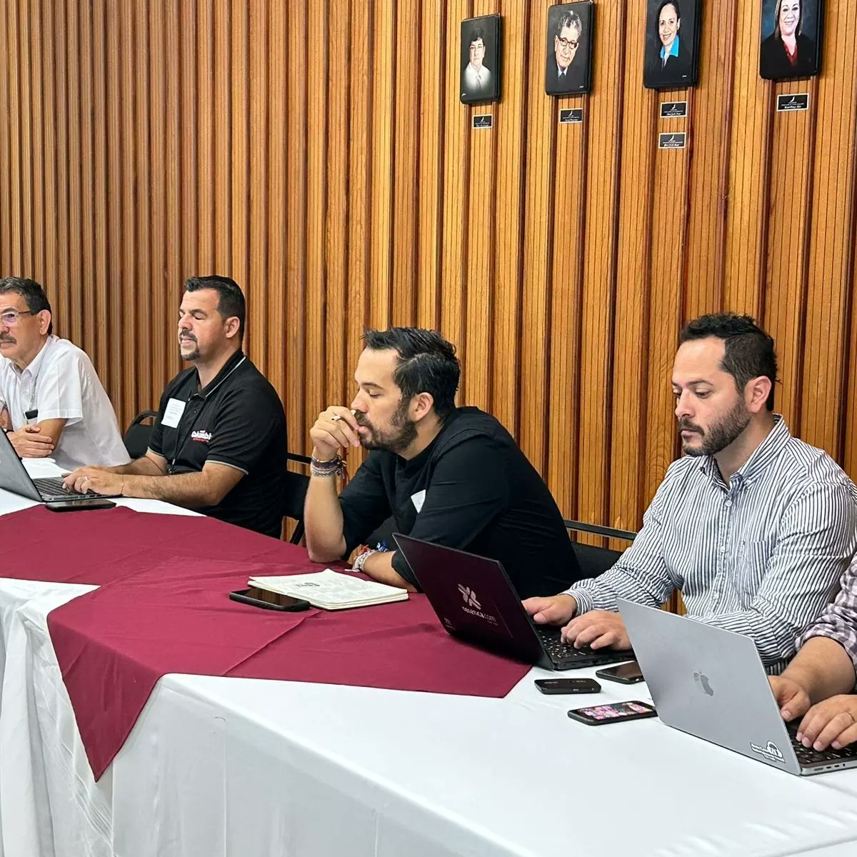 PoderJudicialCR's tweet image. Este miércoles #PoderJudicialCR impartió capacitación a periodistas sobre Justicia Penal Juvenil, a cargo del magistrado Rafael Segura y la jueza Marianella Corrales. Participaron comunicadores de Columbia, La Nación, El Observador, Teletica, y Canal 15, y asesores legislativos.