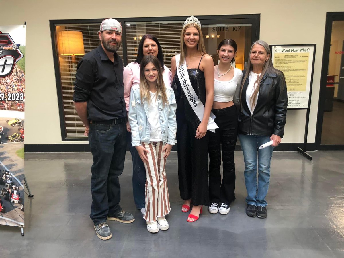 FHSEagle_VB's tweet photo. More great news about our VB team!  Our very own @Adayna8  was crowned The Little 500 Festival Queen!!  You are beautiful inside and out, we are so very proud of you !! https://t.co/U7wPvc9Ekk
