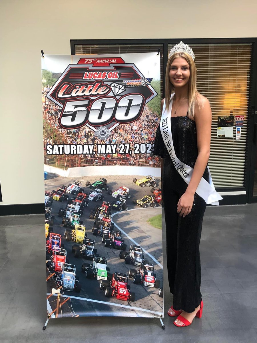 FHSEagle_VB's tweet photo. More great news about our VB team!  Our very own @Adayna8  was crowned The Little 500 Festival Queen!!  You are beautiful inside and out, we are so very proud of you !! https://t.co/U7wPvc9Ekk