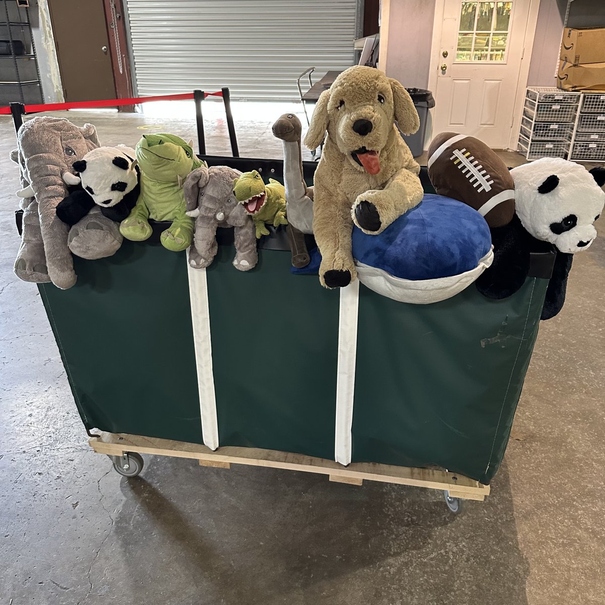 BEAResource's tweet image. Thanks, @IKEAUSA - Houston, for continuing to provide comfort items to at-risk and CPS-involved children! These stuffed animals are sure to brighten the day for children in need! THANK YOU! 💛💙🧸

#BEAResource #BEARHouston #HopeandHelp #Community #IKEA #IKEAUSA #MyIKEAUSA