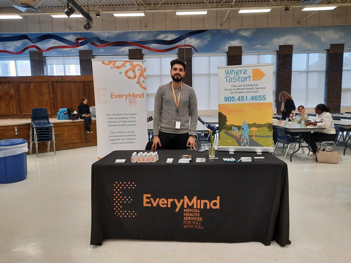 EveryMind_ca's tweet photo. Wonderful to be a part of @PeelSchools Black Evening of Excellence at @ApplewoodHts. Always fun to be out in the community, spreading the word about our mental health services and supports. #caringcommunities #mentalhealthmatters https://t.co/JcAAiq0pt3