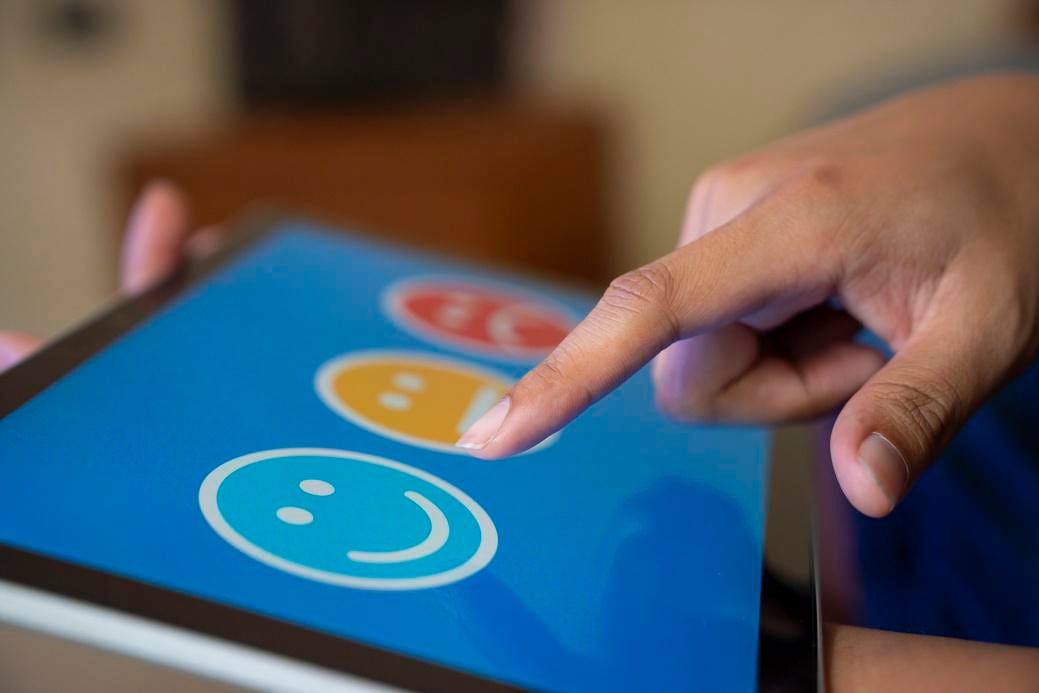 dwgarre's tweet photo. Poor morale is a barrier to success. Companies should take action, using intentional conversations, surveys, and #feedback forms to measure employee satisfaction, turnover, and #engagement. #EmployeeExperience https://t.co/LXkoHoQcrY https://t.co/lak31T4Z2q