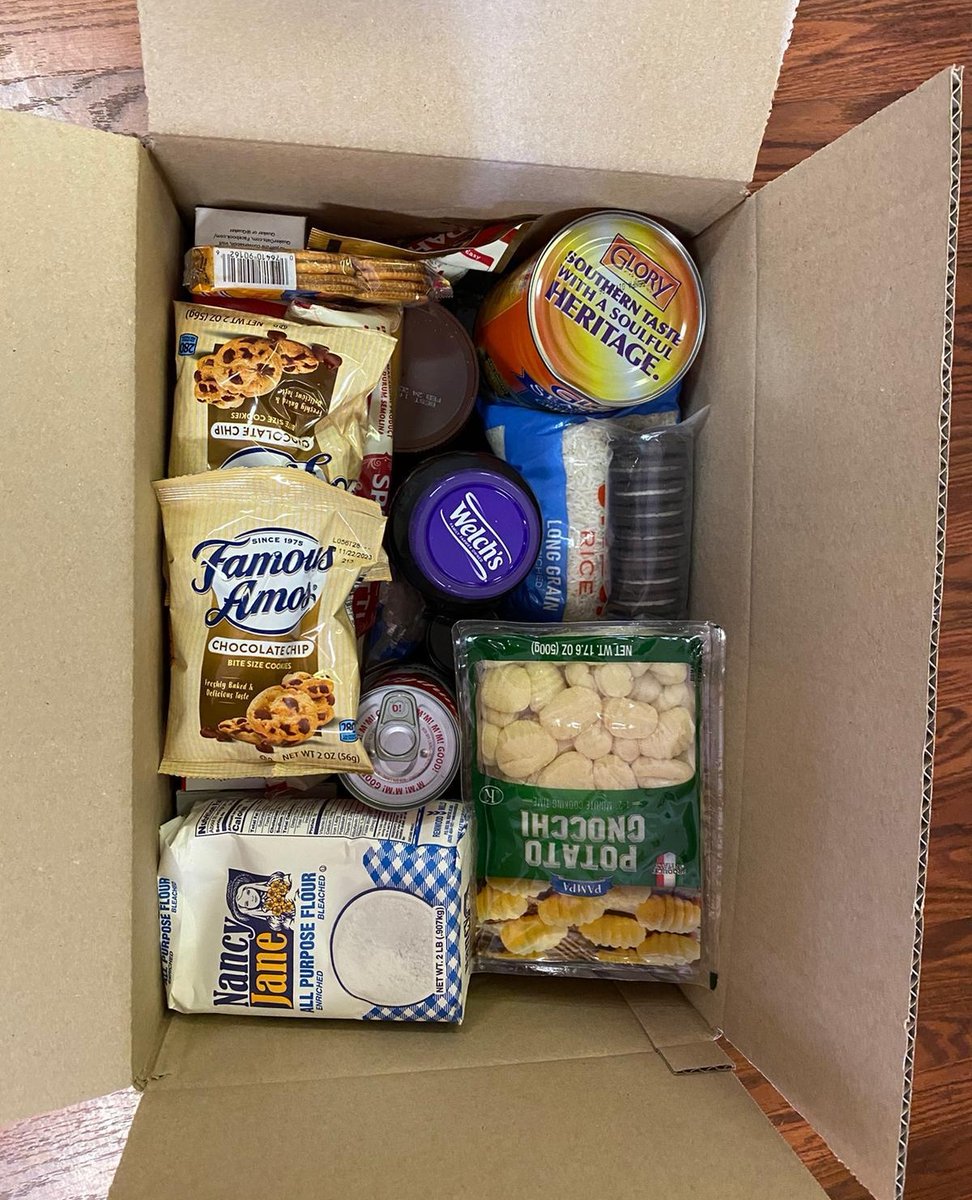 EmbraceRelief's tweet image. Thank you to our volunteers in Dayton, OH for distributing food packages to 21 families last week during this year's Ramadan season!🥰

#EmbraceRelief #Ramadan #Ramadan2023 #usa #ohio #food #hunger #hungerissue #foodinsecurity