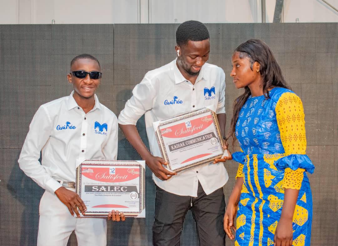 clccfg's tweet photo. Remise des satisfecits à nos partenaires et soutiens.
Merci #Salec de @KABAKADIATOU16, nos ancien(ne)s président(e)s : @AppolinaireLam3,@aminatamimi03 et @SackoMatenin.
Merci @senateur224.
Ensemble faisons de la lecture et l'écriture un sport national. https://t.co/OfbUsTvTVa