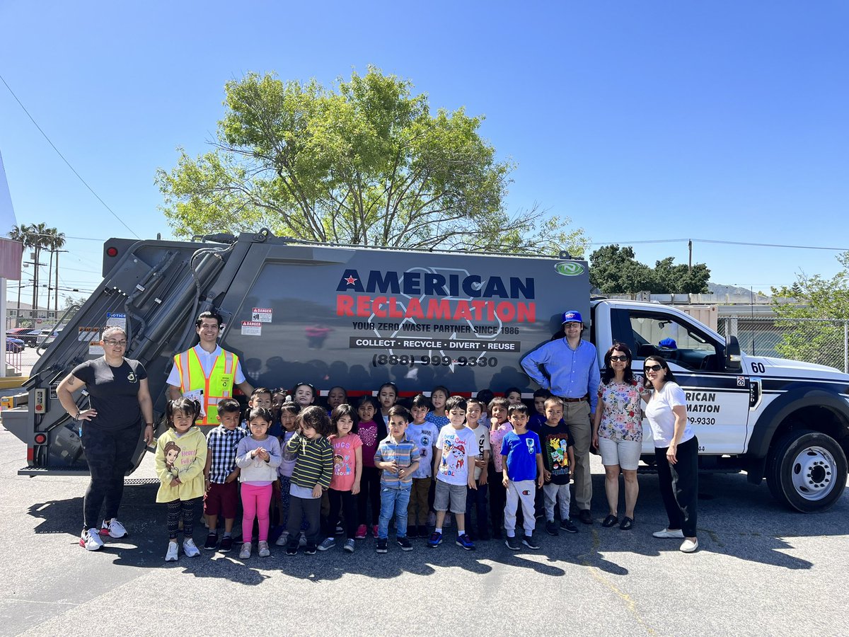 PinewoodEEC's tweet photo. Thank you, American Reclamation, for taking the time to provide our students with recycling truck demonstration. #recyclestudy @ECED4LA @earlyed_la @LASchoolsNorth @Kelly4LASchools @MLB4PreK https://t.co/uiyKorQCqy