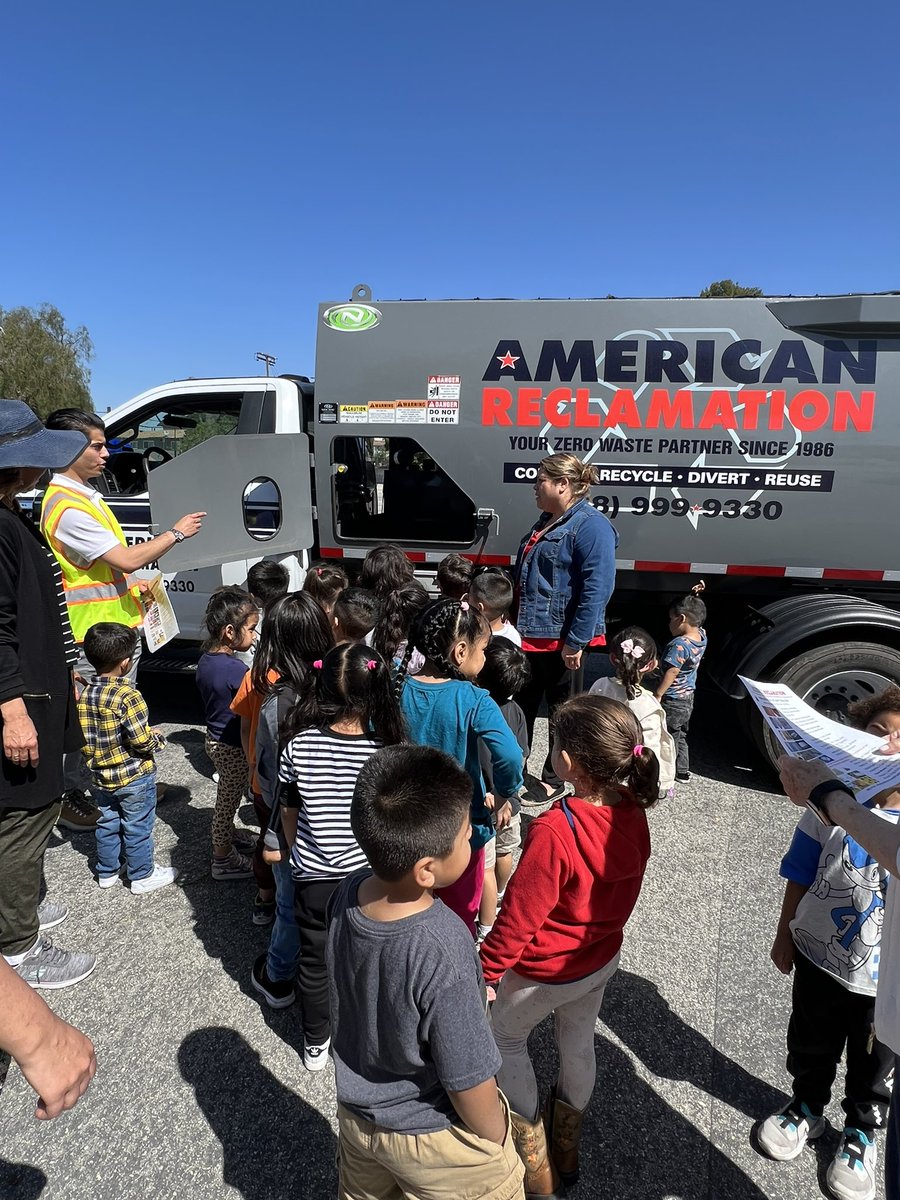 PinewoodEEC's tweet photo. Thank you, American Reclamation, for taking the time to provide our students with recycling truck demonstration. #recyclestudy @ECED4LA @earlyed_la @LASchoolsNorth @Kelly4LASchools @MLB4PreK https://t.co/uiyKorQCqy
