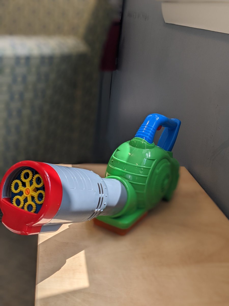 Blsierp's tweet photo. There's always something interesting in a campus housing office #bubblegun #bubbleblower https://t.co/SGBxeffQH6