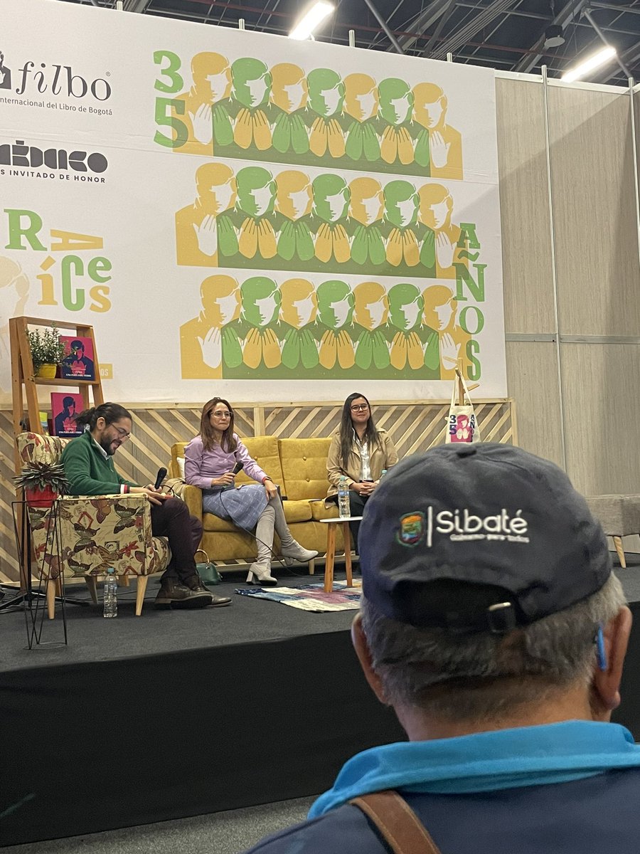 ALCALDIASIBATE's tweet photo. #Filbo2023 estamos felices el #GobiernoParaTodos  y el  programa de adulto mayor asistimos al lanzamiento del libro Misión Colombia Envejece gracias a la invitación de la fundación @SaldarriagaConc https://t.co/WtVeJVxMyg