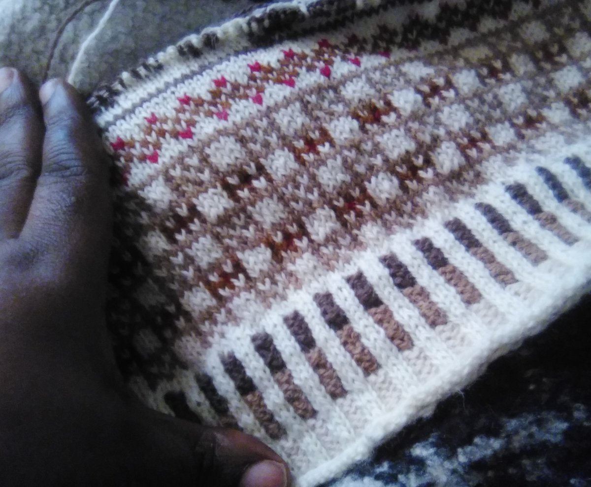 Astelair's tweet photo. Huntsman's sweater in the works.
#knitting #knittersofinstagram #knittersoftumblr
#knittersoftwitter #knitsweater #knitjumper #handknit https://t.co/cipHa3Cb4D
