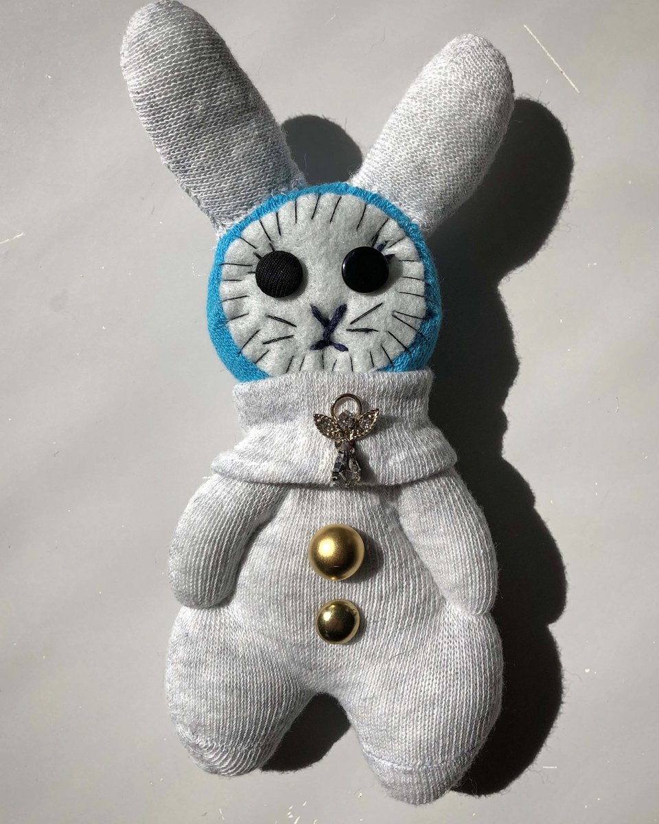 A little grey sock doll bunny.

..

#sockdoll #cutebunny #handstitched #artdoll #recycledart #childrenssocks #handmadedoll #textileart #slowstitch #artandcraft