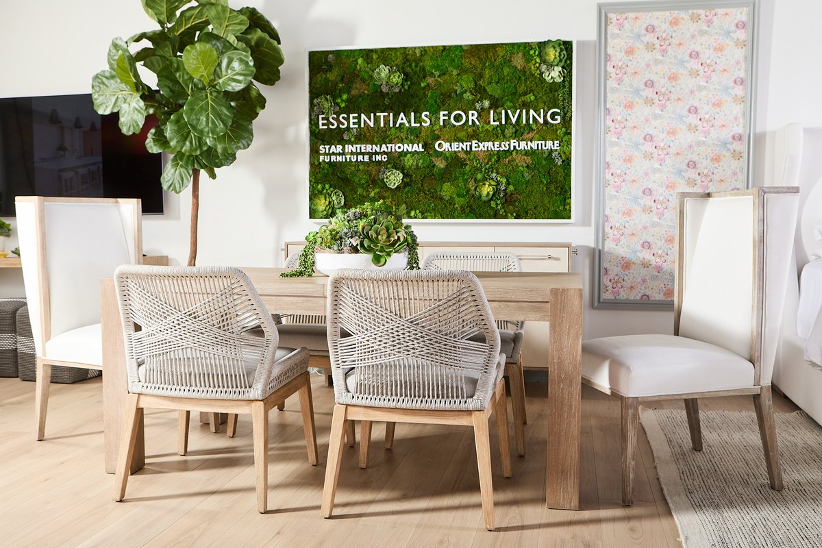 ESSENTIALS4LVNG's tweet photo. Last day of @HPMarketNews 
Come see us in IHFC InterHall IH310 https://t.co/PIQMMpUBQP