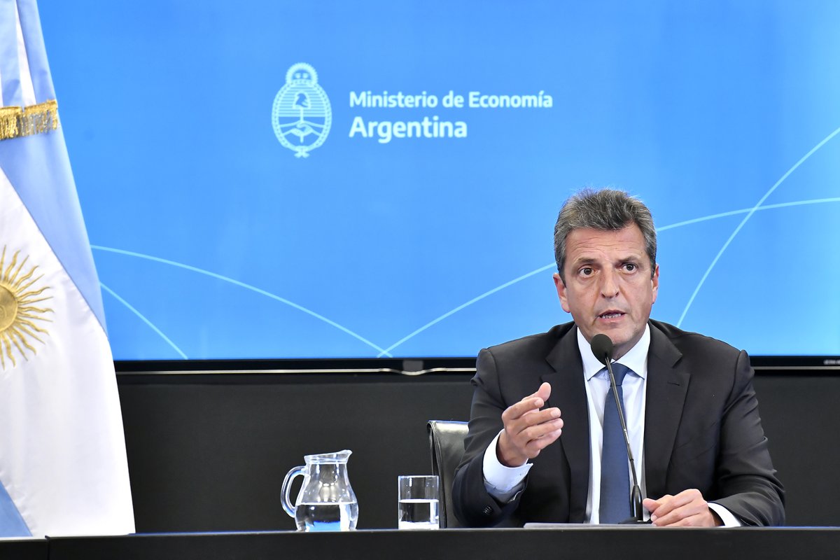 eldestapeweb's tweet photo. 🗣️ Sergio Massa anunció que Argentina dejará de pagar importaciones de China en dólares y pasará a yuanes.
https://t.co/0khfLLl58y https://t.co/Cly3tiz5VY