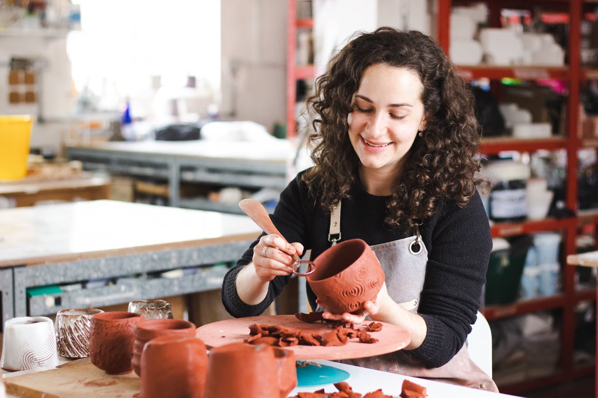 Ever wanted to try the clay carving process of kurinuki? Join ceramicist Heather Gibson on a 3 hour workshop at OmVed Gardens, Highgate, as part of our exhibition 'Trace'. Sun 4th June, 10am, tickets £60 + booking fee. eventbrite.com/e/kurinuki-mas…