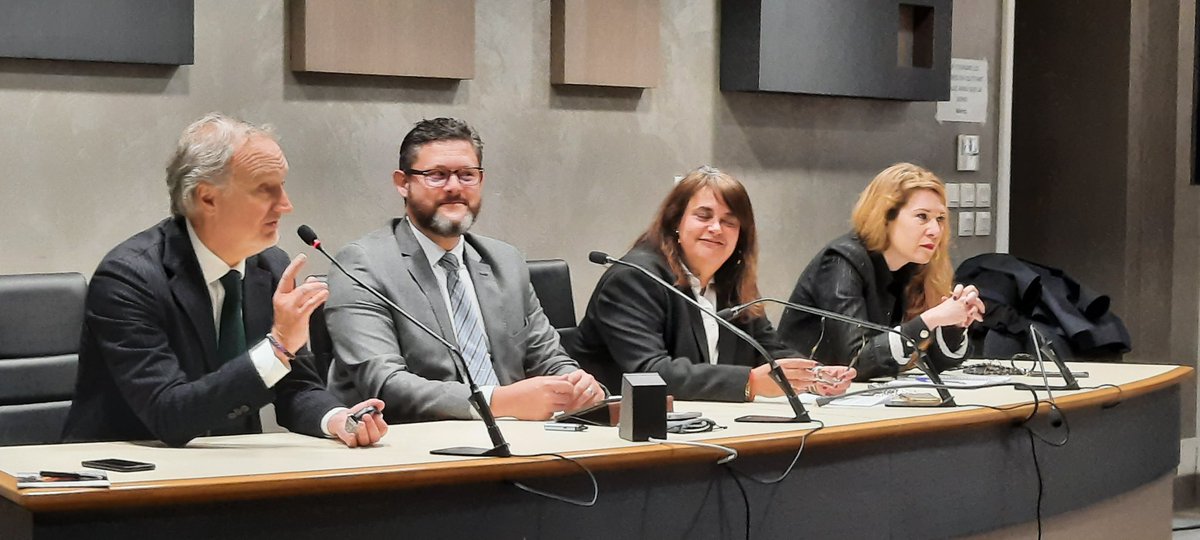 EcoleEDASOP's tweet photo. Inauguration des « Rencontre avec » pour les élèves de la promotion Claire Hédon qui ont pu échanger avec Madame le Bâtonnier, Monsieur le Vice-Bâtonnier, Monsieur le Président de la CARPA Occitanie et des membres du Conseil de l’Ordre du @BarreauToulouse https://t.co/bq1IsmTjz2