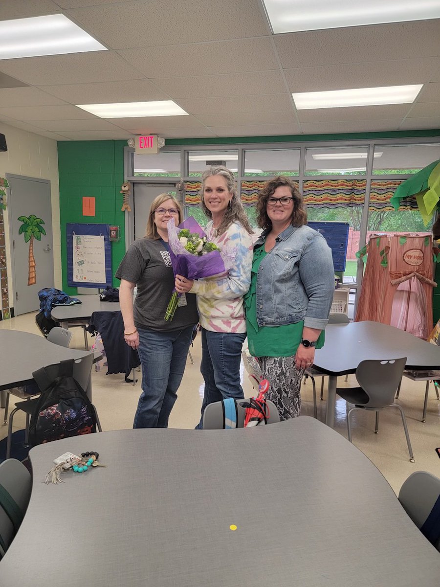 Congratulations to Amanda Shumpert, kindergarten assistant, for being selected the Support Staff of the Year.  #EbinportLiftsMe #RockSolid