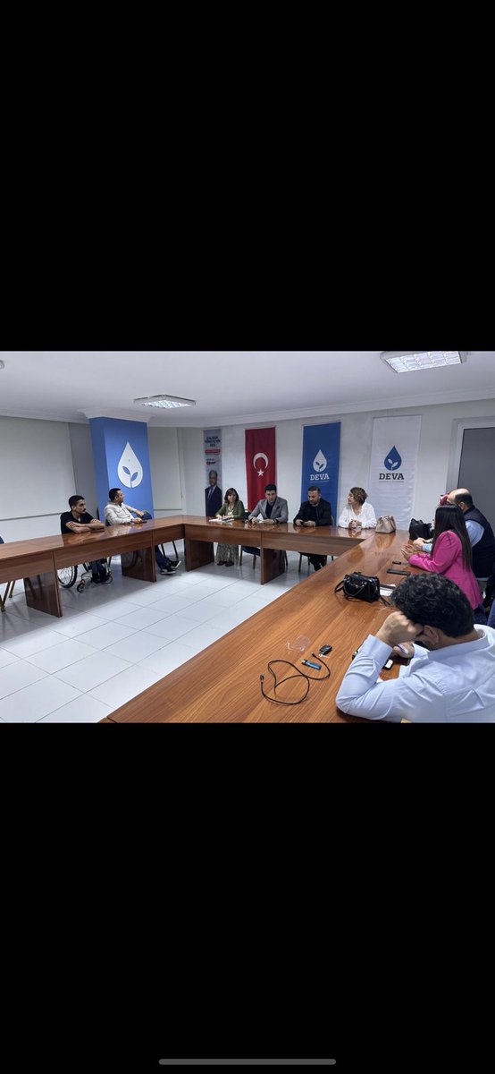 Gokhanyildrm01's tweet photo. Haftalık olağan YK toplantımızı gerçekleştirdik.

Kazanan Türkiye olsun oylar Deva olsun diye planlı programlı çalışmaya devam ediyoruz.
Mutlu, huzurlu ve özgür  bir 15 Mayıs sabahına uyanana kadar çalışacagız.

#14mayıs #Milletİttifakı #devapartisi https://t.co/jKPSyaRUzB
